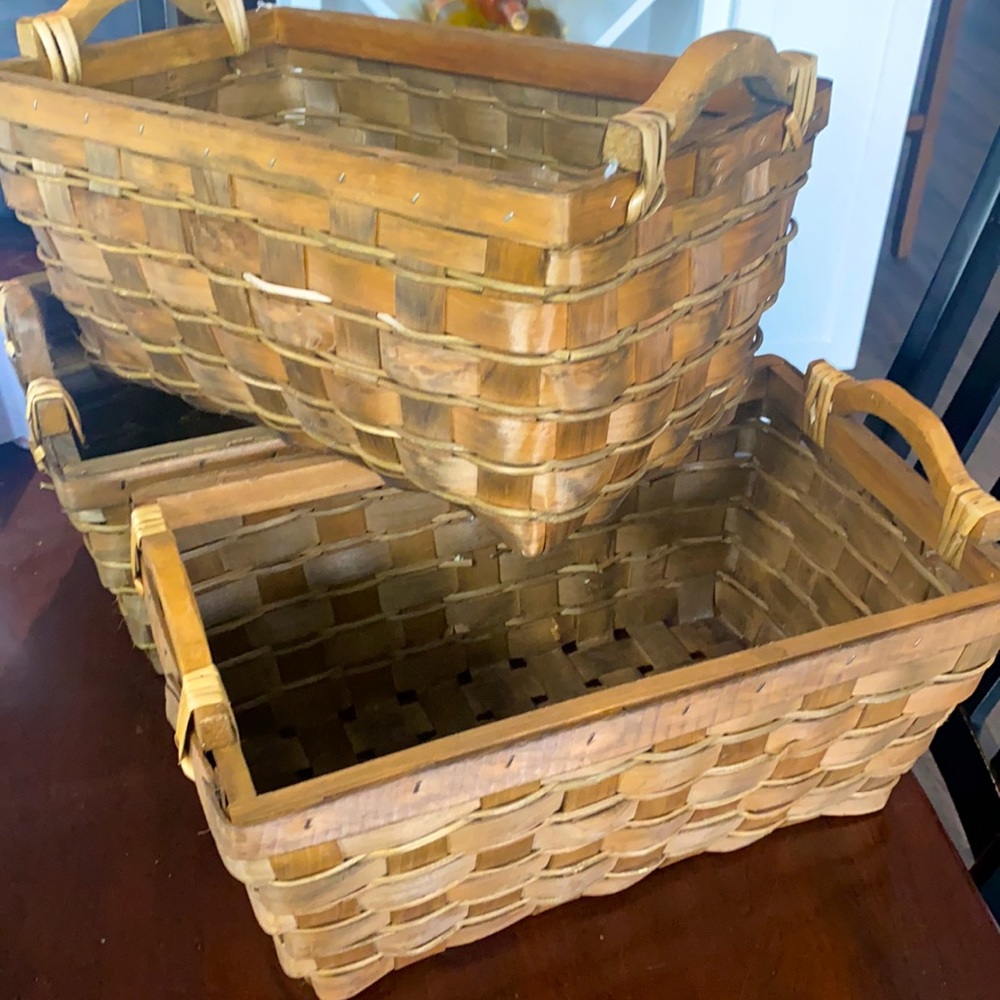 Three nice medium size baskets - Picture 2 of 2